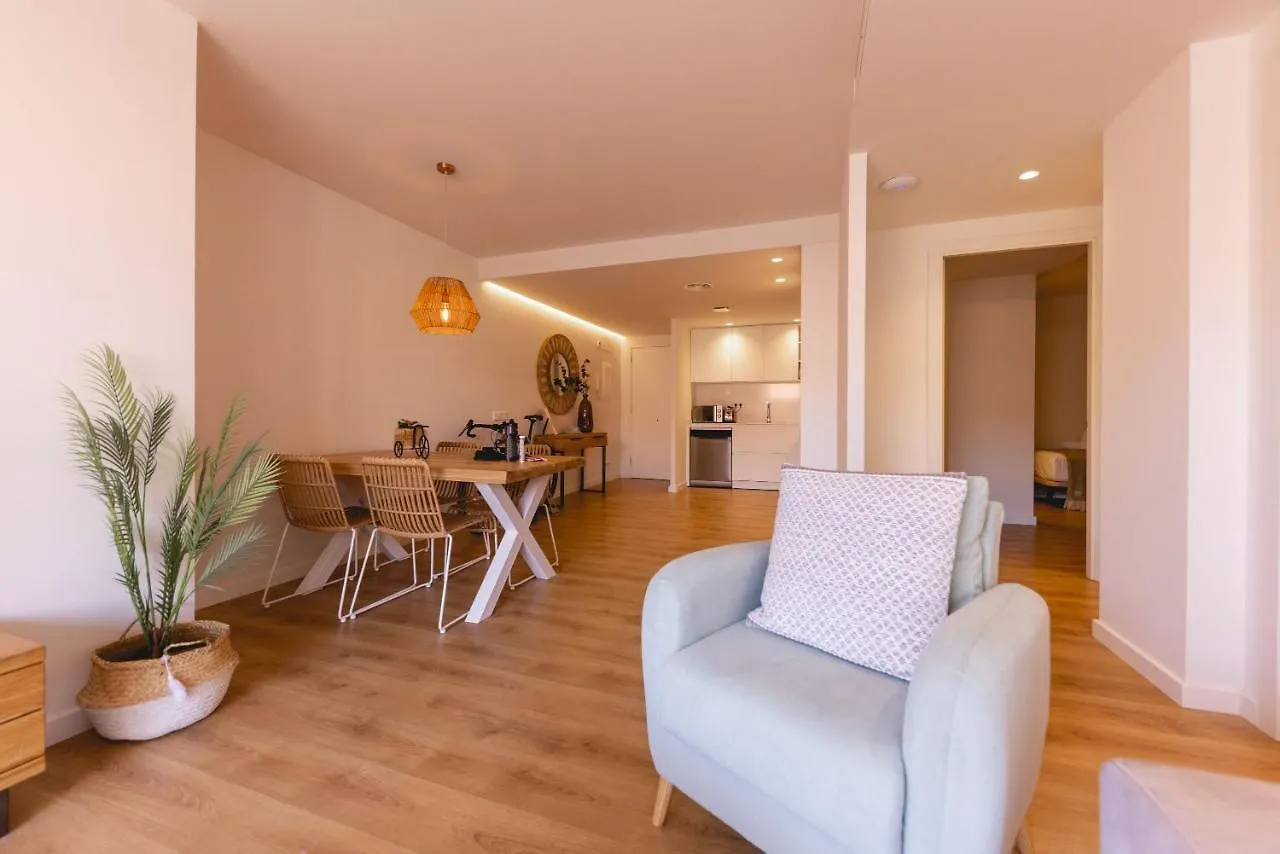 Apartment Bravissimo Domenica, 2 Bedrooms And Balcony Girona